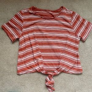 Super cute cropped tie front shirt